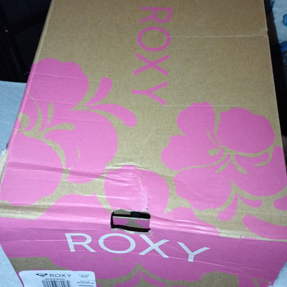 Roxy Tie-Dye Sneakers - Picture 5 of 6
